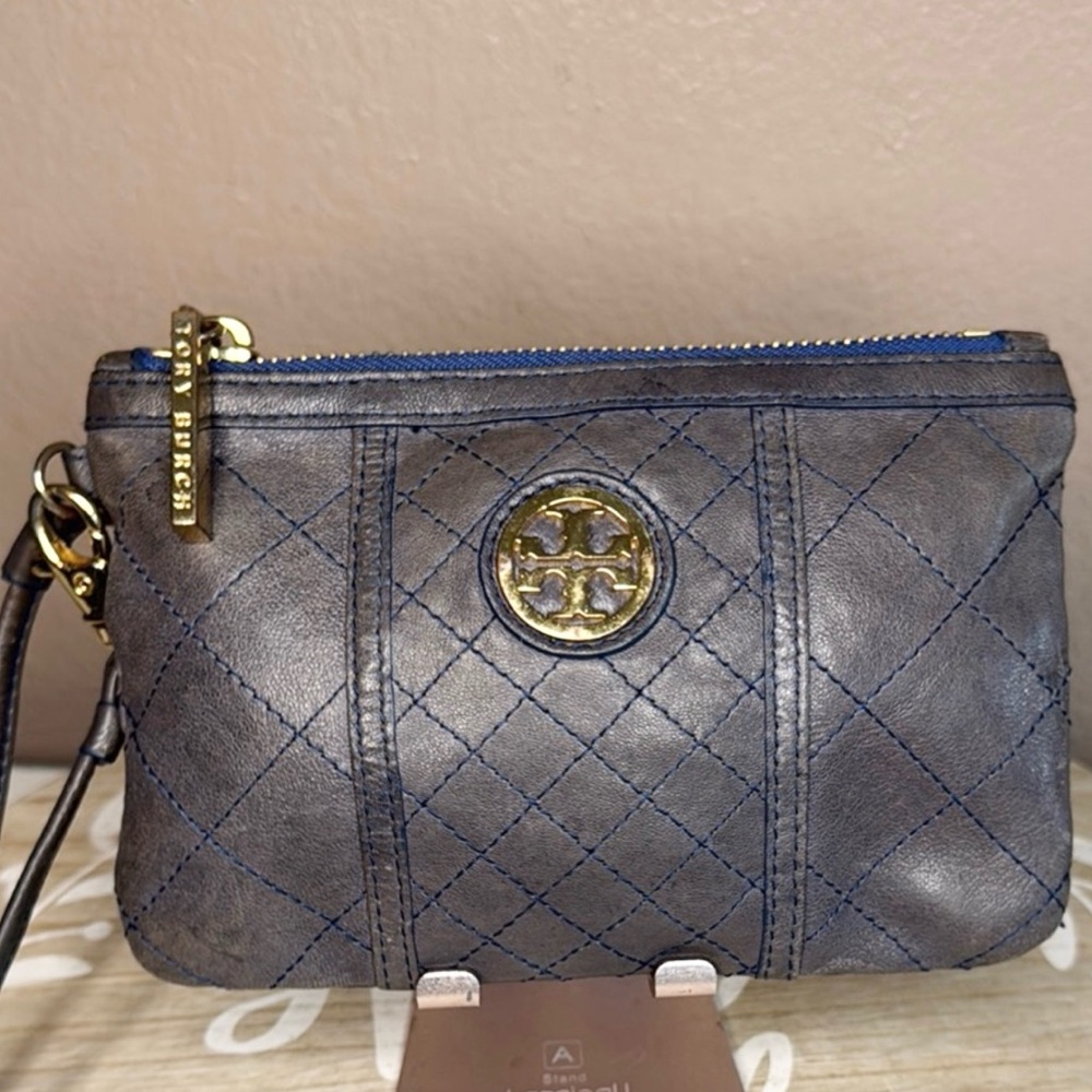 Tory Burch gray  Quilted Leather Wristlet